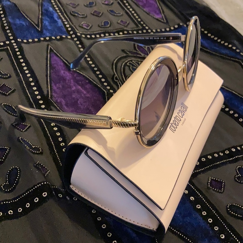 Roberto Cavalli Sunglasses ❌SOLD❌ - Picture 2 of 4